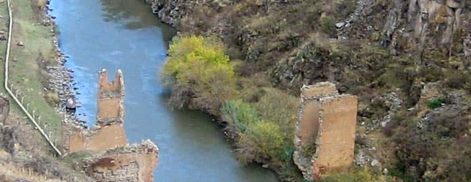 Ani- Bakireler Manastiri.jpg Zarûşad