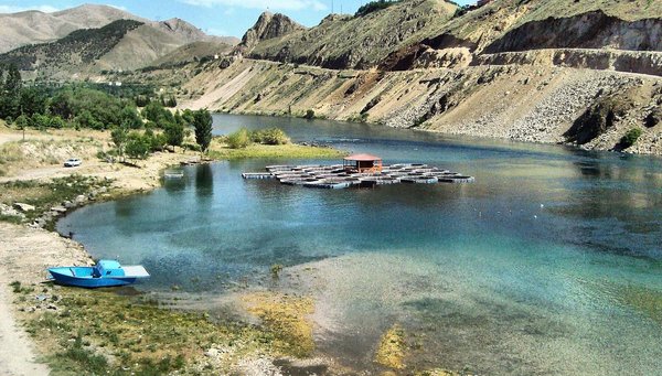 Fırat nehri-Keban barajı çıkışı-Elazığ - panoramio.jpg Keban