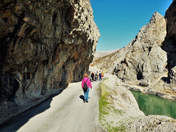 Kemaliye Taş Yolu and Karanlik Kanyon.jpg Egîn