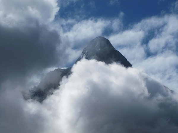 Broken Mountain - panoramio.jpg Colemêrg