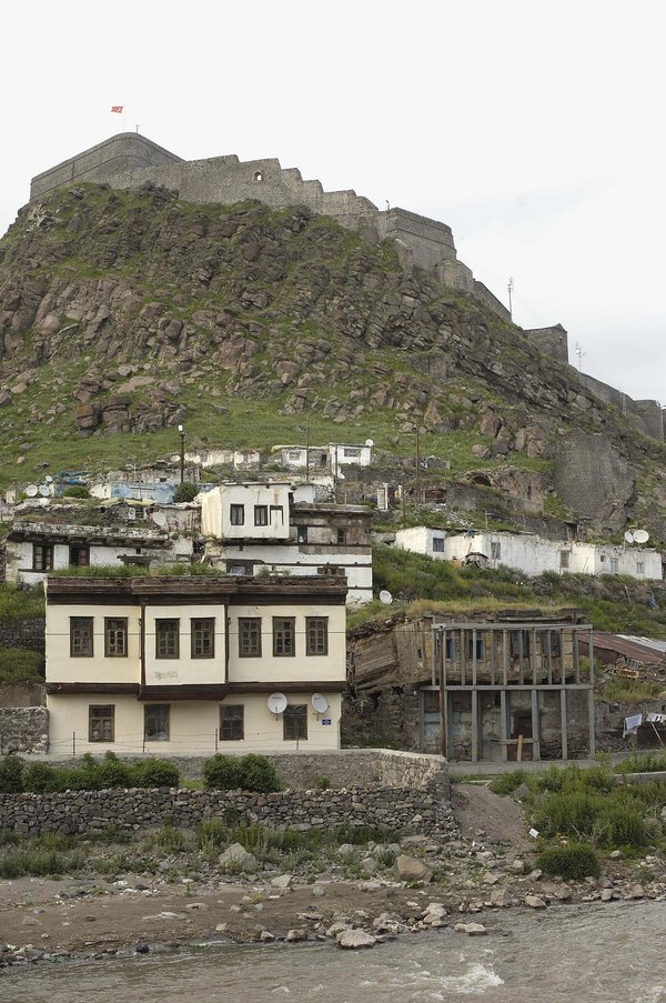 Kars along river 3428.jpg Qers