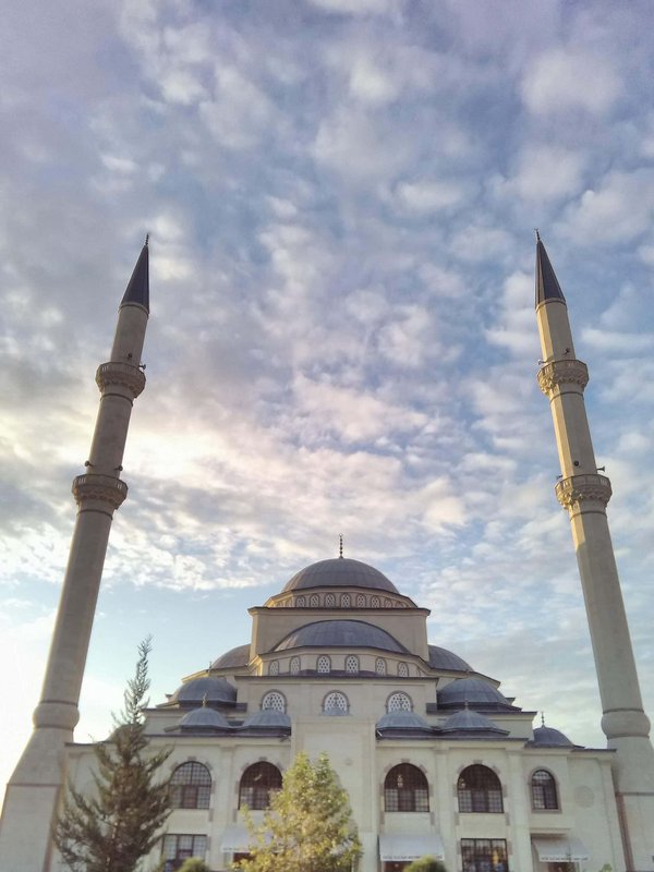 Kahramanmaras Turkoglu Fatihsultanmehmet camii 2018.jpg Kurdoxlî