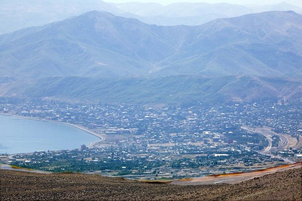 Tatvan (view from Nemrut).jpg Tûxtewan