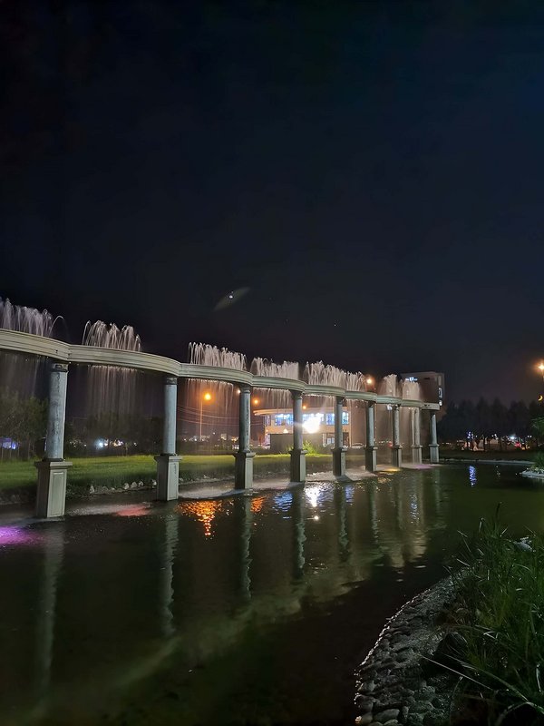 Semel Park - Duhok, July 2024 at night.jpg Sêmêl