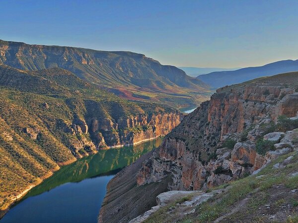 Siirt, Delikli Taş 1.jpg Sêrt