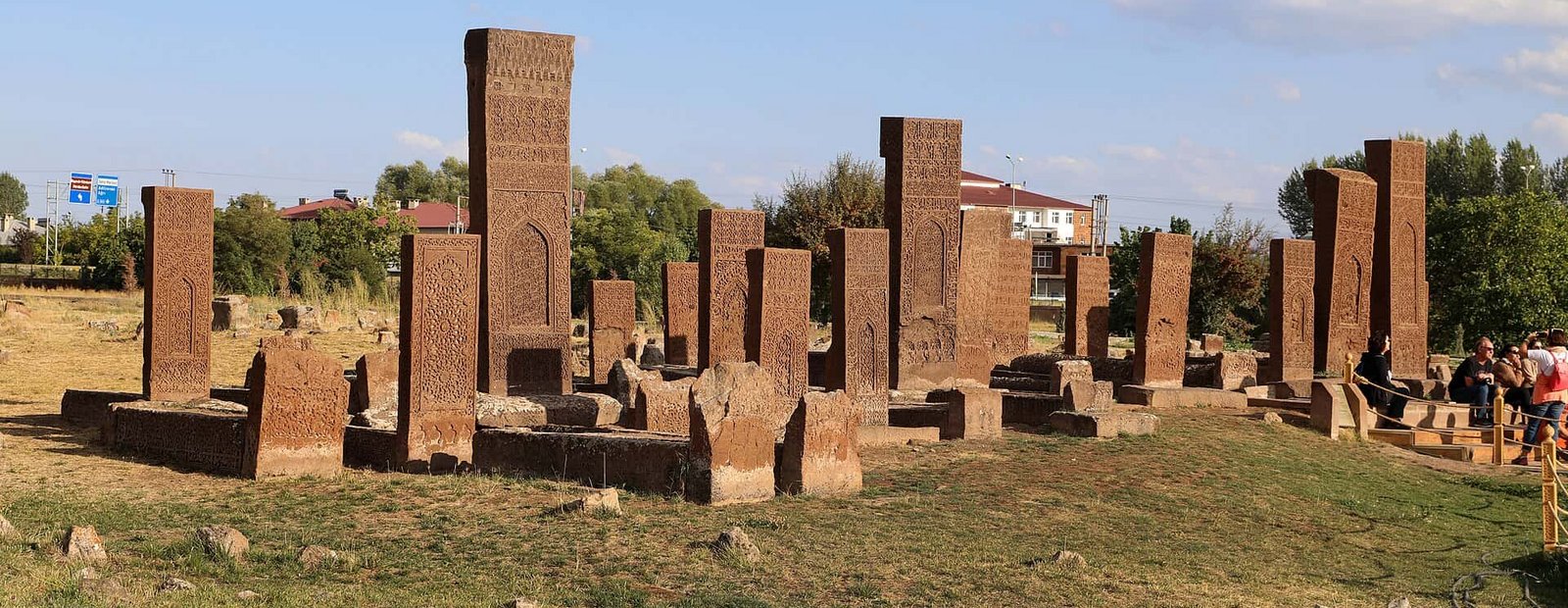 Ahlat, cimitero selgiuchide, 06.jpg Xelat