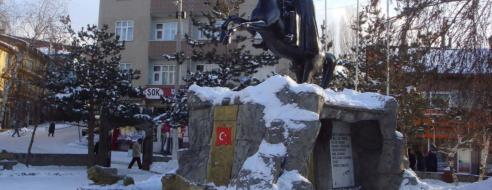 Sarikamish-Atatürk monument.JPG Qamûşan