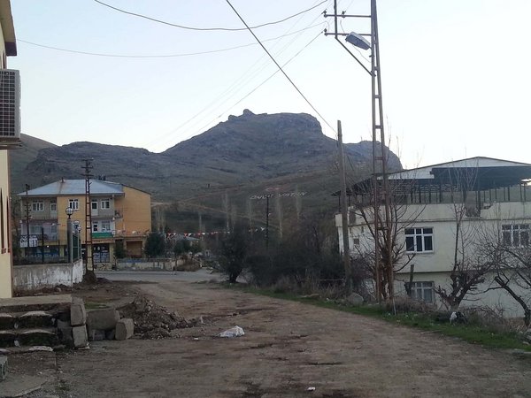 Çüngüş manzara 2014-03-19 19-21.jpg Sançûs