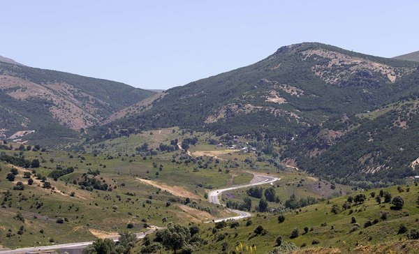 Road D865, Sivas 2017-07-02 01.jpg Qoçgirî