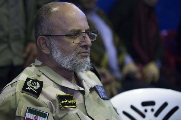 Saeed Ghasemi سخنرانی سعید قاسمی فرمانده سابق جنگ در قصر شیرین 02.jpg Qesra Şîrîn