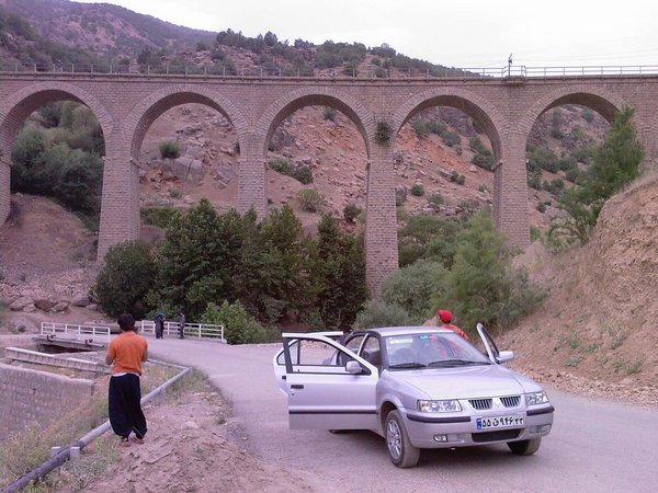 Bisheh Bridge, پل خط آهن دربیشه ازروی پل آهنی - panoramio.jpg Alîguderz