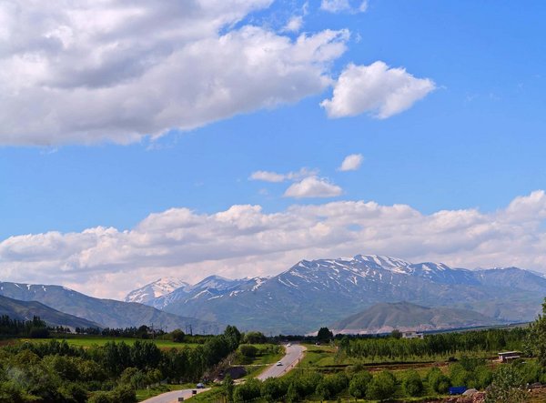 ((( دور نمایی از شهر پیرانشهر ))) - panoramio.jpg Pîranşar