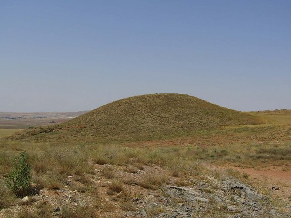 Hünuğu Tepesi - Koyuncu Köyü (Sivas).jpg Sêwas