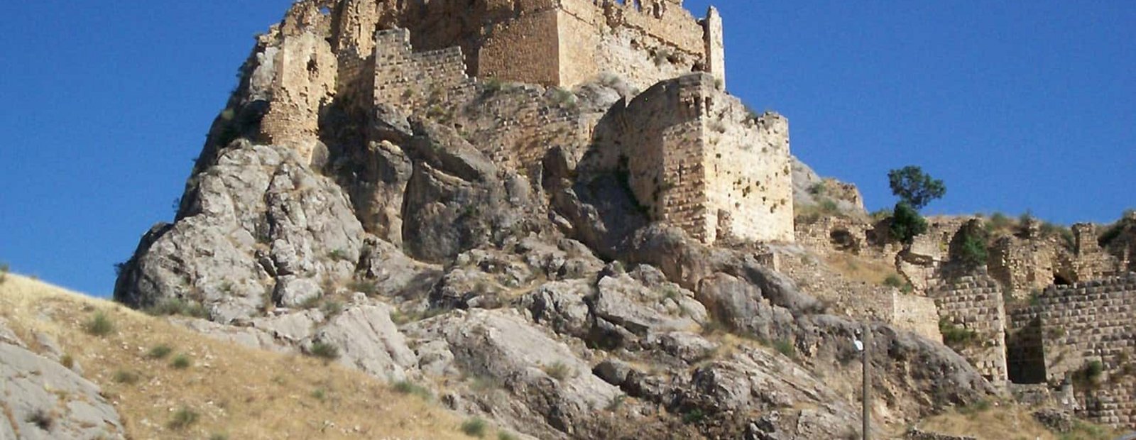 Kahta-castle.jpg Kolik