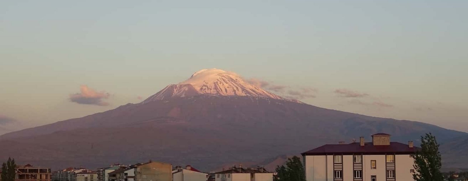 Iğdır ve Ağrı Dağı.jpg Idir