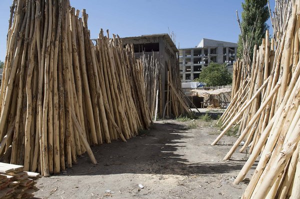 Erciş building wood in 2012 4706.jpg Erdîş
