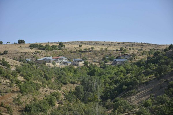 Kayalısu Bahçeler.jpg Mîsirc