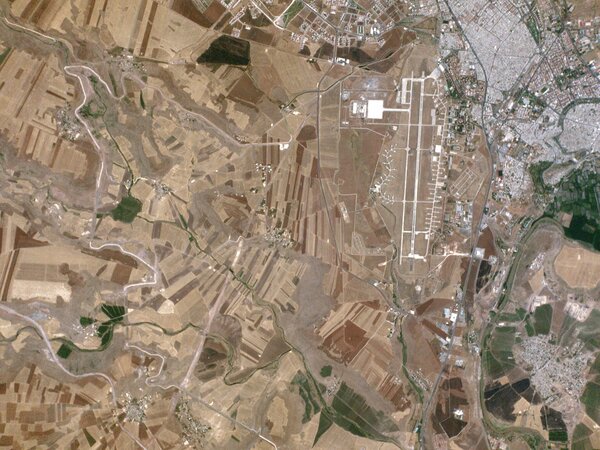 Diyarbakir, Southeastern Anatolia Turkey - Planet Labs satellite image.jpg Rêzik