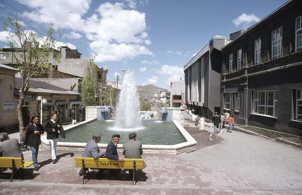 Kars in 1998 001.jpg Qers