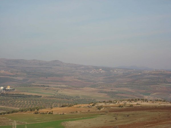 Karadut un uzakdan görünümü - panoramio.jpg Kilis