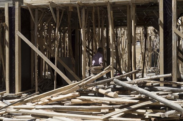 Erciş building wood in 2012 4720.jpg Erdîş