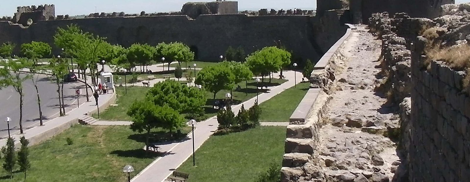 Diyarbakir walls.JPG Sûr