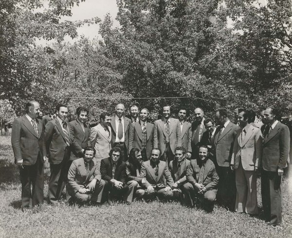 جمعی از اموزگاران شهرستان نمين در سال ۱۳۵۴.jpg Konanî